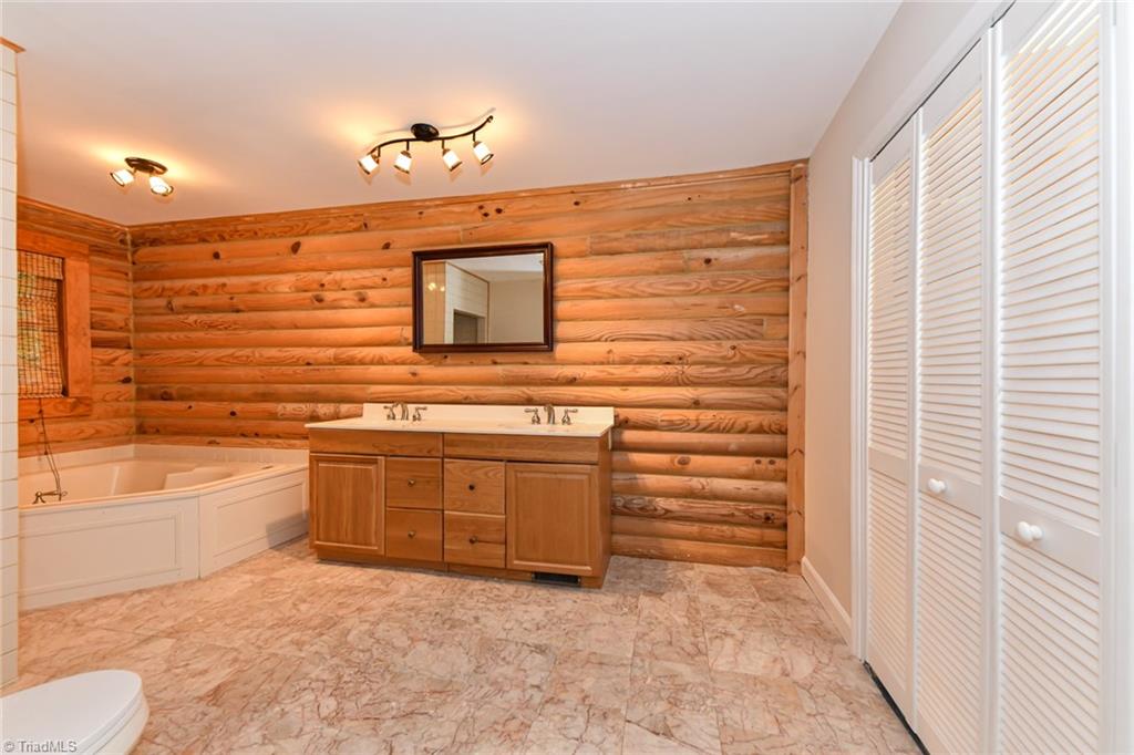 Browns Summit, North Carolina 27214, United States, 3 Bedrooms Bedrooms, ,2 BathroomsBathrooms,Residential,Active,87671