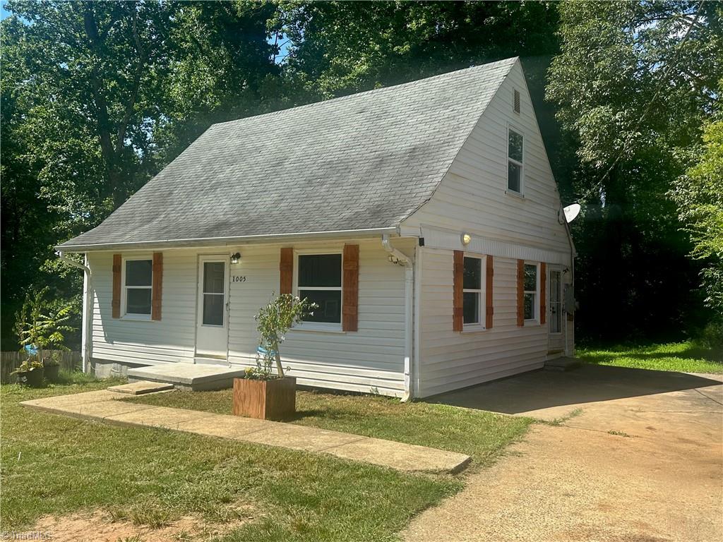 Photo of 1005 William Drive, Winston-Salem, NC 27107 (MLS # 1229826)