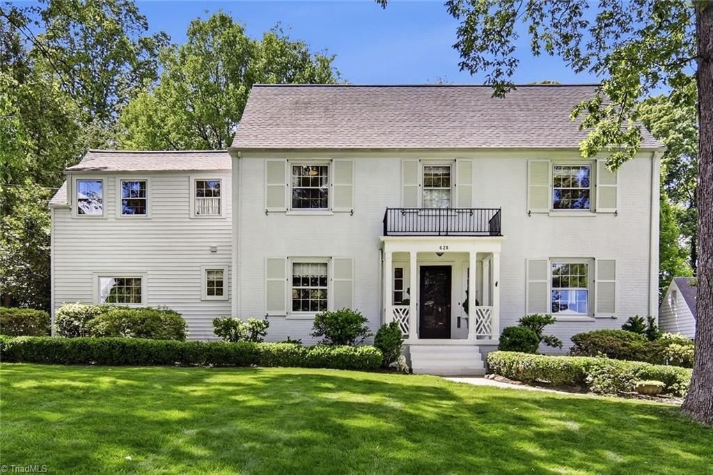 Photo of 628 Roslyn Road, Winston-Salem, NC 27104 (MLS # 1218621)
