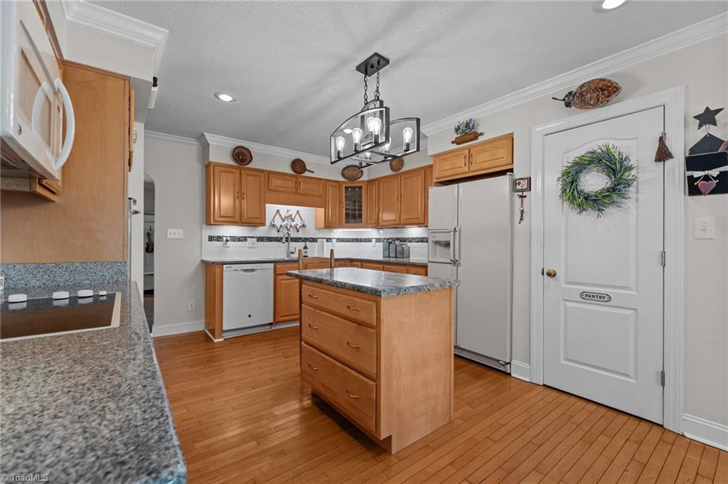 7925 Baux Mountain Road, Germanton, North Carolina image 18