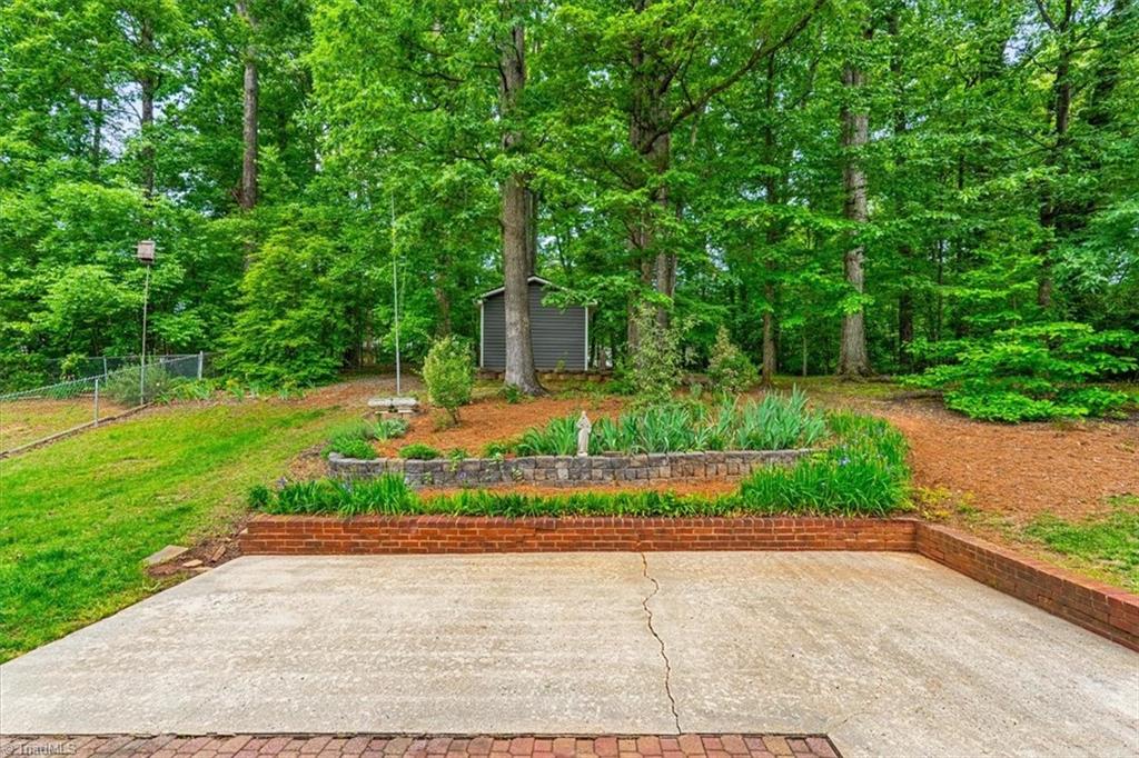 2620 Robin Hood Drive, Greensboro, North Carolina image 31