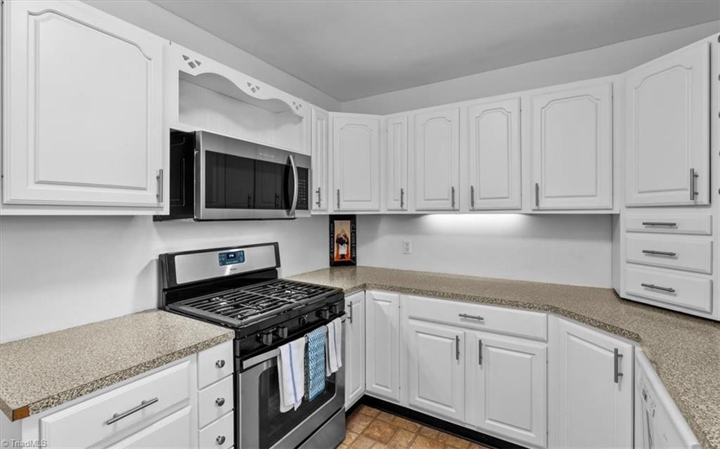 2620 Robin Hood Drive, Greensboro, North Carolina image 16