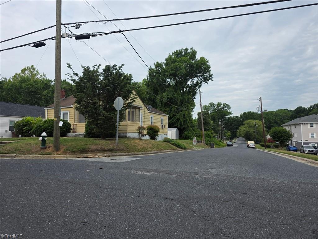 Photo of 600 Warren Street, Greensboro, NC 27403 (MLS # 1230338)