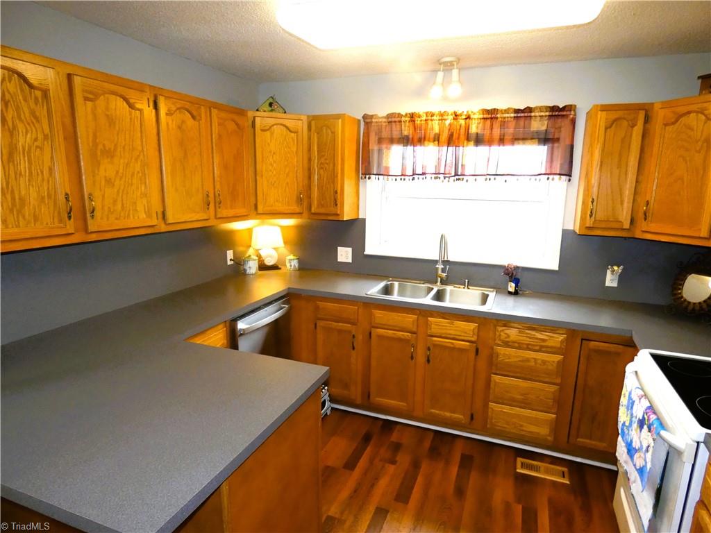 6432 Salem Chapel Court, Walnut Cove, North Carolina image 2