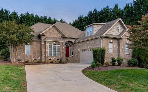 Photo of 5099 Oak Garden Drive, Kernersville, NC 27284 (MLS # 1198489)