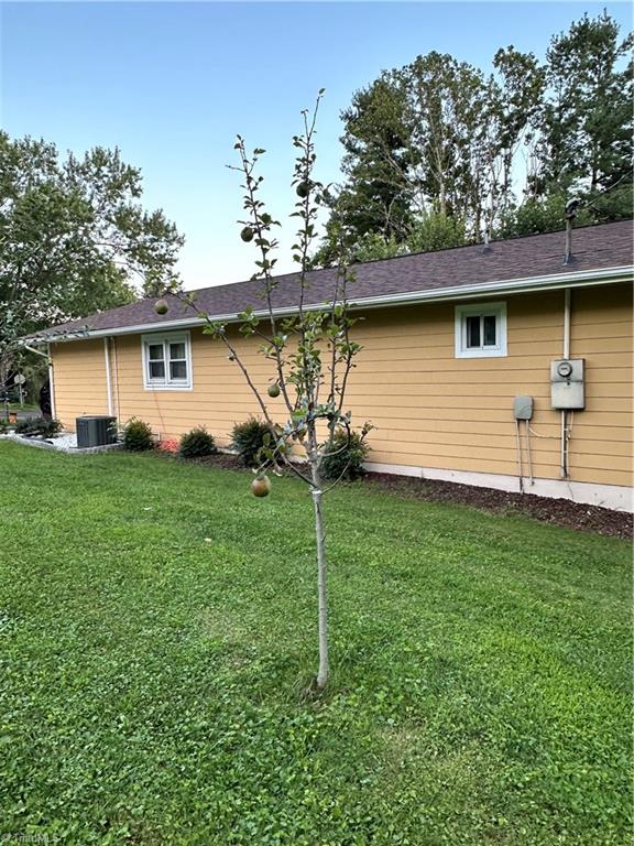 368 Westview Drive, Sparta, North Carolina image 3