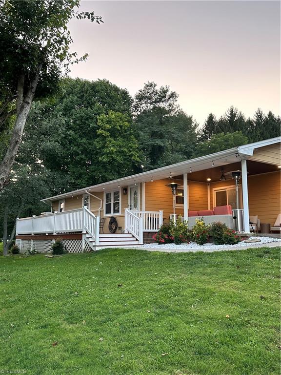 368 Westview Drive, Sparta, North Carolina image 2