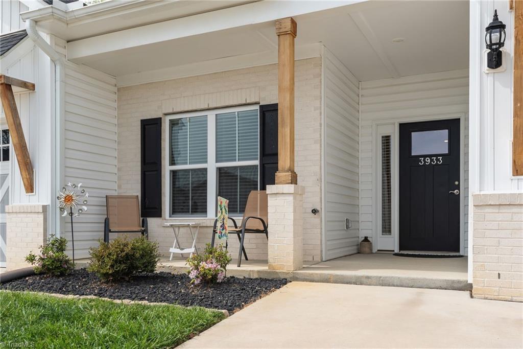 3933 Sudley Point