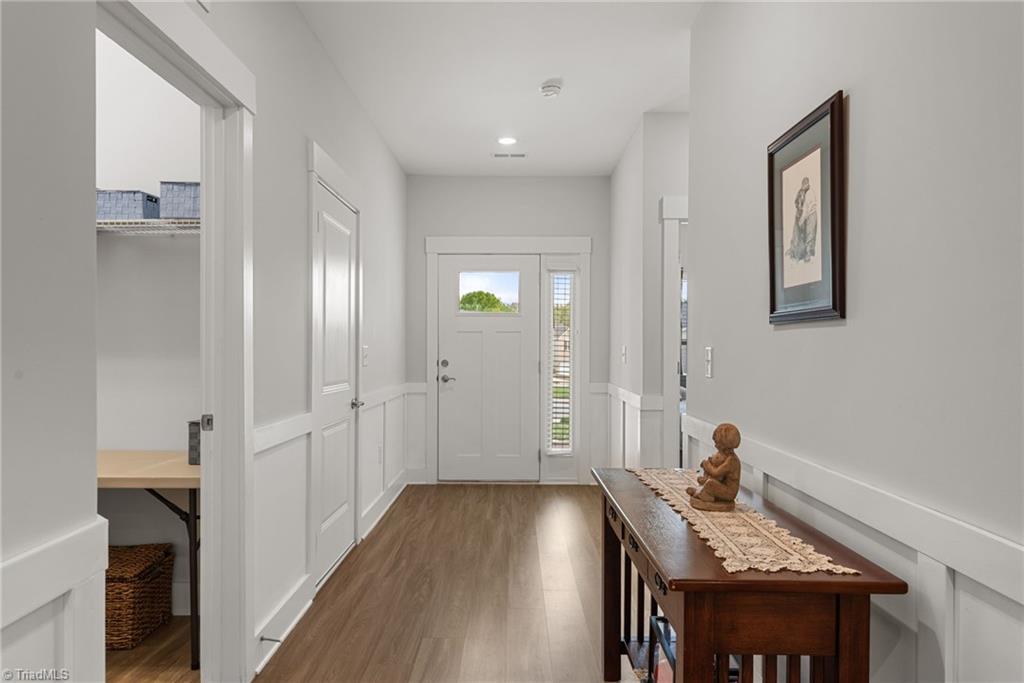 3933 Sudley Point