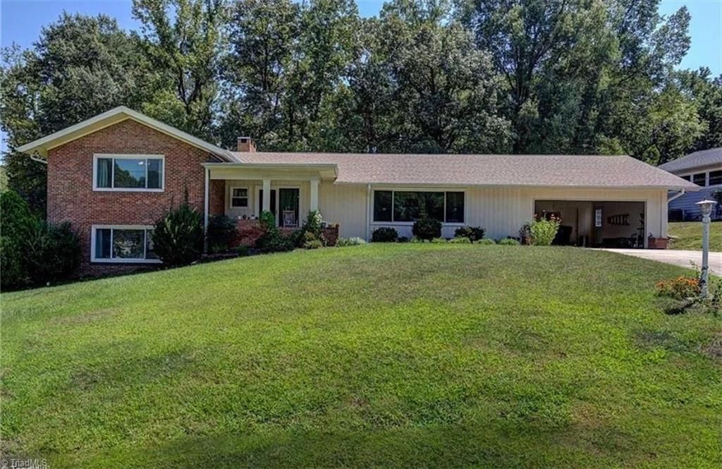 Photo of 1508 Wendover Drive, High Point, NC 27262 (MLS # 1203626)
