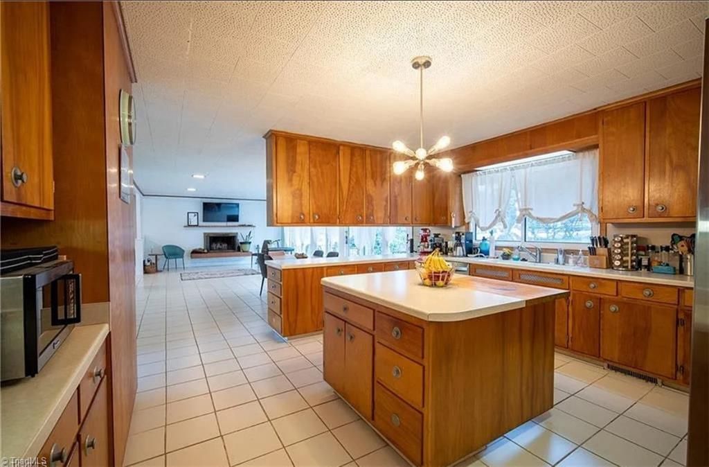 Photo of 1508 Wendover Drive, High Point, NC 27262 (MLS # 1203626)