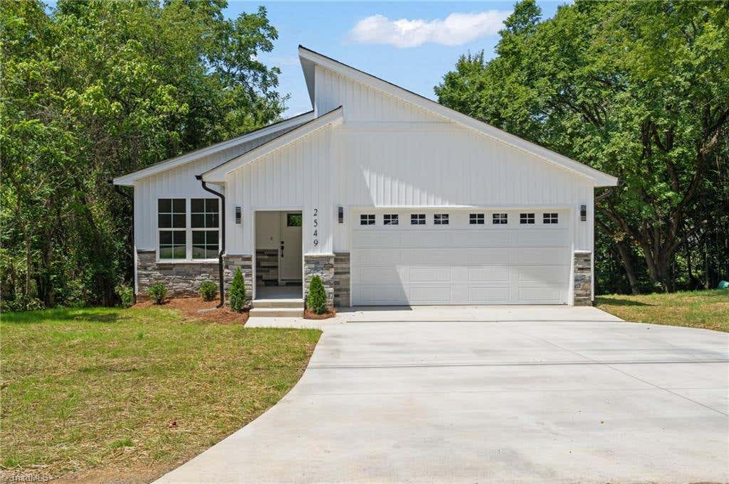 Photo of 2549 Pinetop Avenue, Graham, NC 27253 (MLS # 1230632)