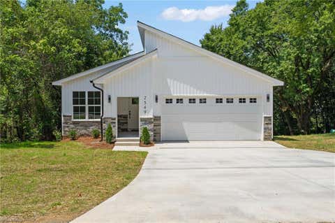 Homes For Sale - 2549 Pinetop Avenue<br/> Graham, NC 27253