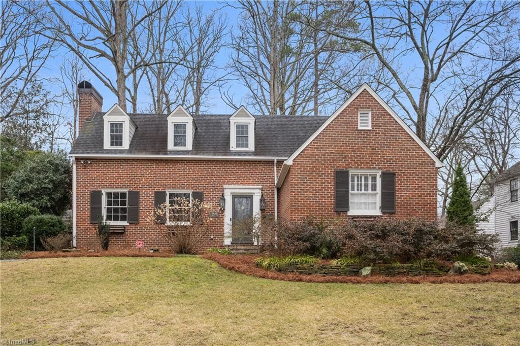 Photo of 2540 Buena Vista Road, Winston-Salem, NC 27104 (MLS # 1210804)