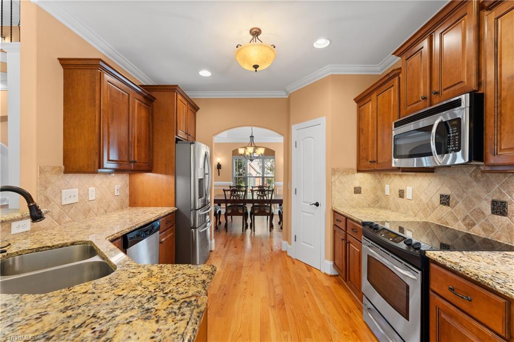 Winston-Salem, North Carolina 27103, United States, 4 Bedrooms Bedrooms, ,4 BathroomsBathrooms,Residential,Active,200326