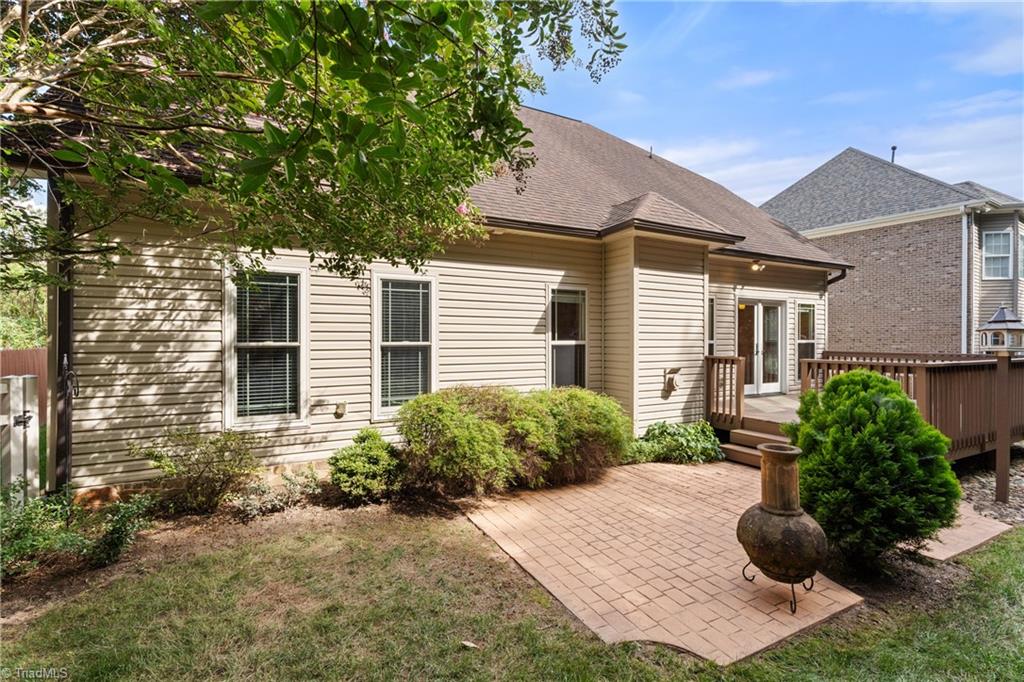 Winston-Salem, North Carolina 27103, United States, 4 Bedrooms Bedrooms, ,4 BathroomsBathrooms,Residential,Active,200326