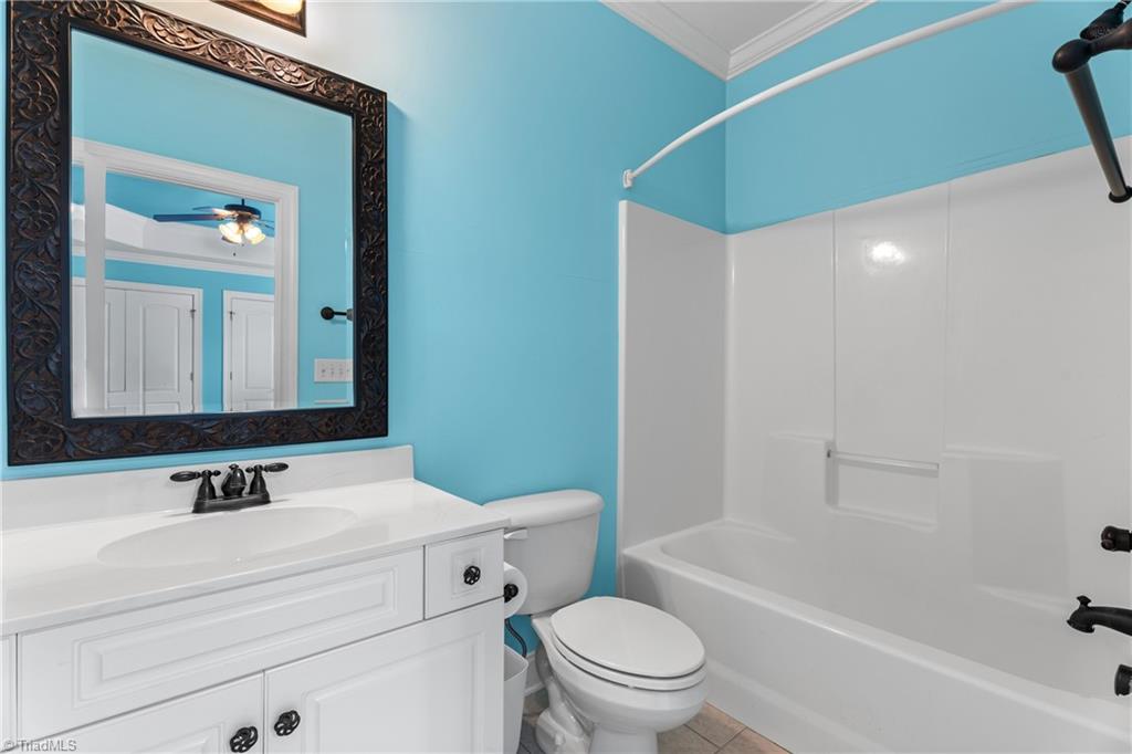 Winston-Salem, North Carolina 27103, United States, 4 Bedrooms Bedrooms, ,4 BathroomsBathrooms,Residential,Active,200326