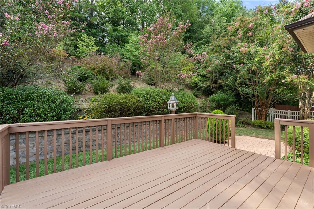 Winston-Salem, North Carolina 27103, United States, 4 Bedrooms Bedrooms, ,4 BathroomsBathrooms,Residential,Active,200326