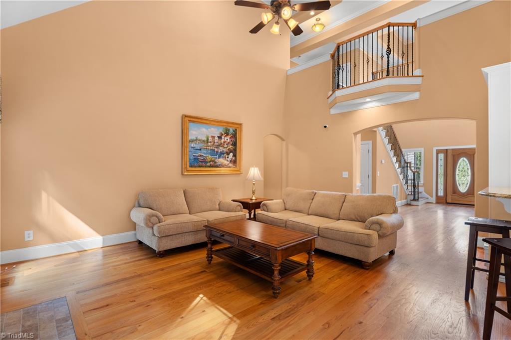 Winston-Salem, North Carolina 27103, United States, 4 Bedrooms Bedrooms, ,4 BathroomsBathrooms,Residential,Active,200326