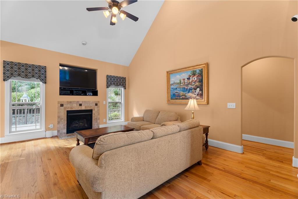 Winston-Salem, North Carolina 27103, United States, 4 Bedrooms Bedrooms, ,4 BathroomsBathrooms,Residential,Active,200326