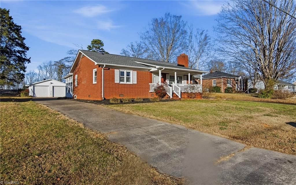 Photo of 307 Sunrise Avenue, Asheboro, NC 27203 (MLS # 1207929)