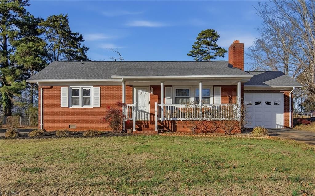 Photo of 307 Sunrise Avenue, Asheboro, NC 27203 (MLS # 1207929)