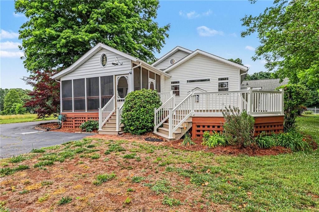 Photo of 2809 Flint Hill Road, East Bend, NC 27018 (MLS # 1222334)