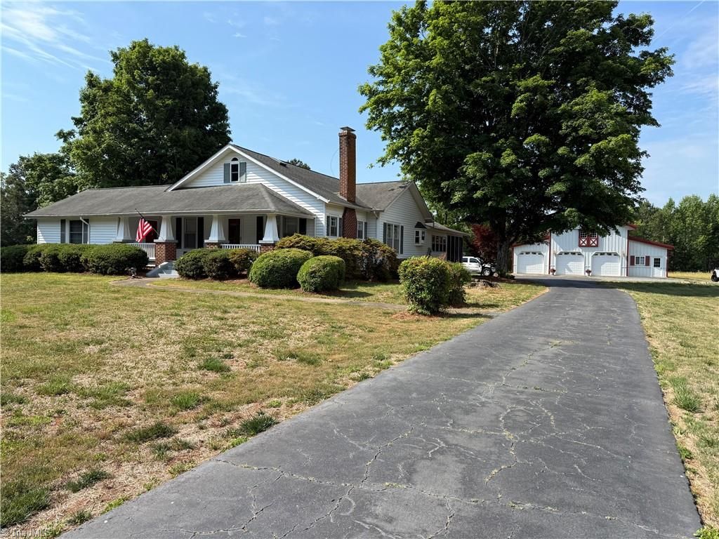 Photo of 2809 Flint Hill Road, East Bend, NC 27018 (MLS # 1222334)