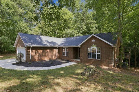 Homes For Sale - 3122 Creekridge Drive<br/> Randolph County, Asheboro, NC 27205