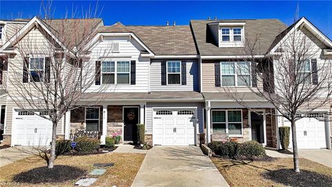 Townhouse For Sale - 116 Covington Cove Court<br/> Kernersville, NC 27284