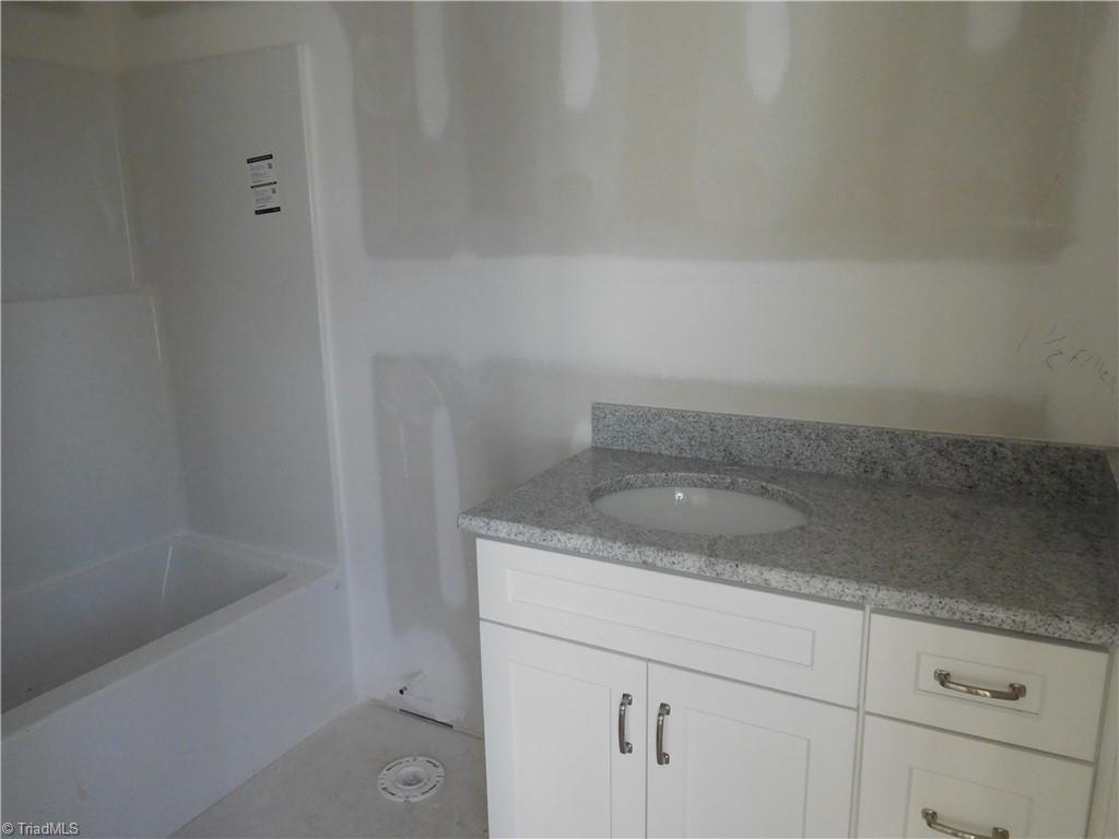 13 King Row, Thomasville, North Carolina image 16