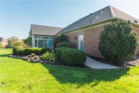 A home in Clemmons