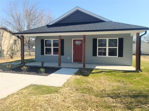 Homes For Sale - 158 Old Fisher Ferry Road<br/> Thomasville, NC 27360