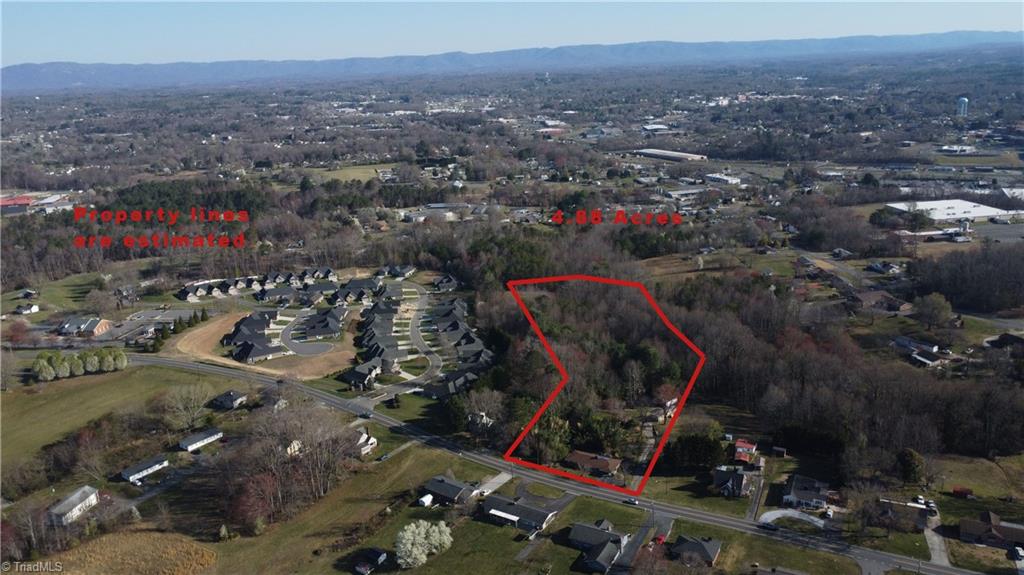 925 S Franklin Road, Mount Airy, North Carolina image 3