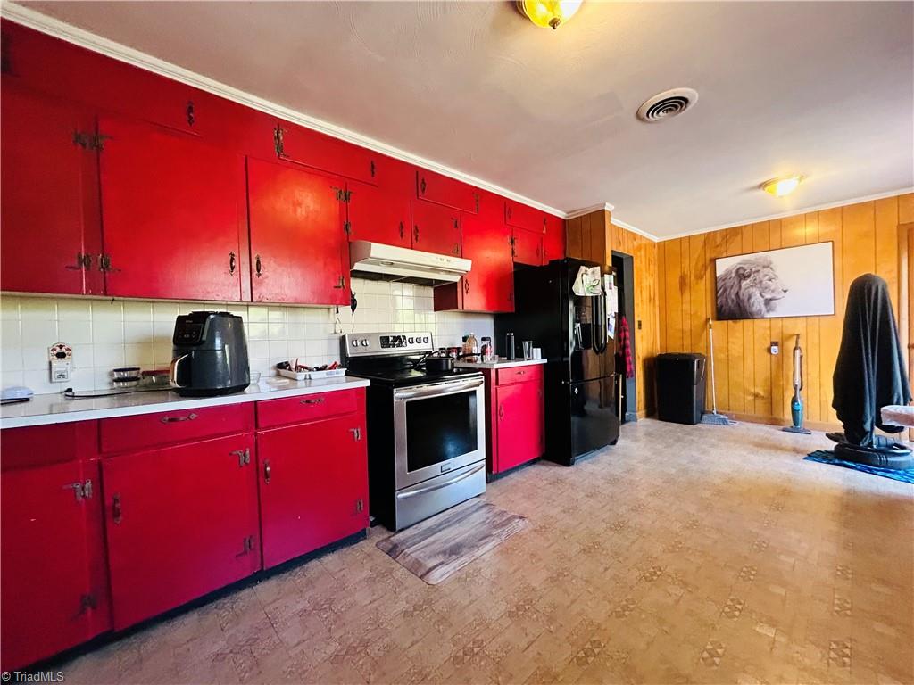 925 S Franklin Road, Mount Airy, North Carolina image 18