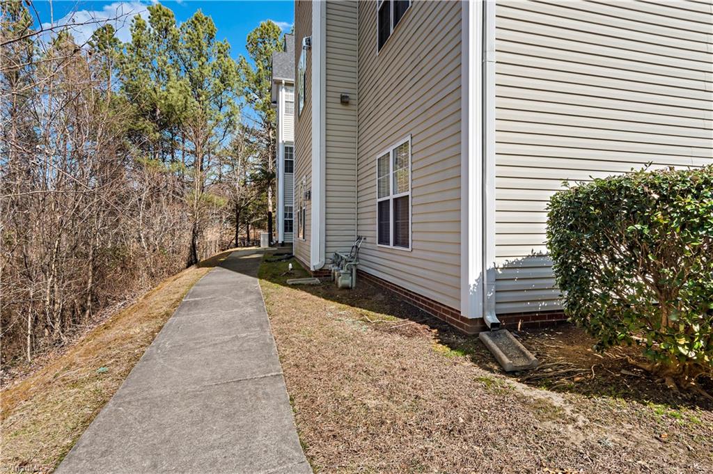 6901 Hanesbrook Circle, Clemmons, North Carolina image 24