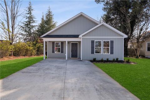 Homes For Sale - 13 Pickard Circle<br/> Lexington, NC 27292