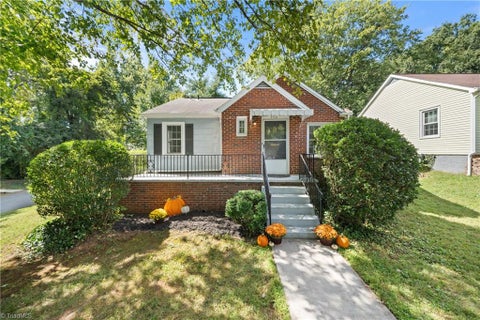 Homes For Sale - 920 Bellview Street<br/> Winston-Salem, NC 27103