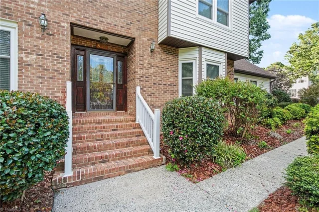 5509 Rutledge Drive, photo 4 of 29