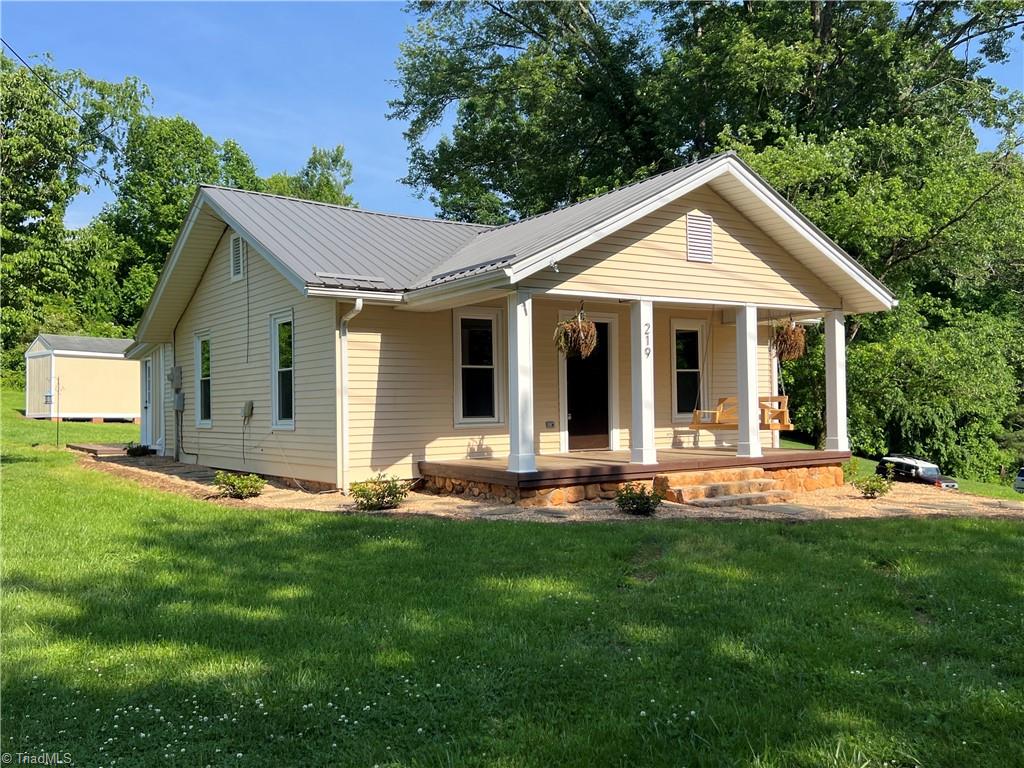 219 Highland Avenue, Elkin, North Carolina image 3