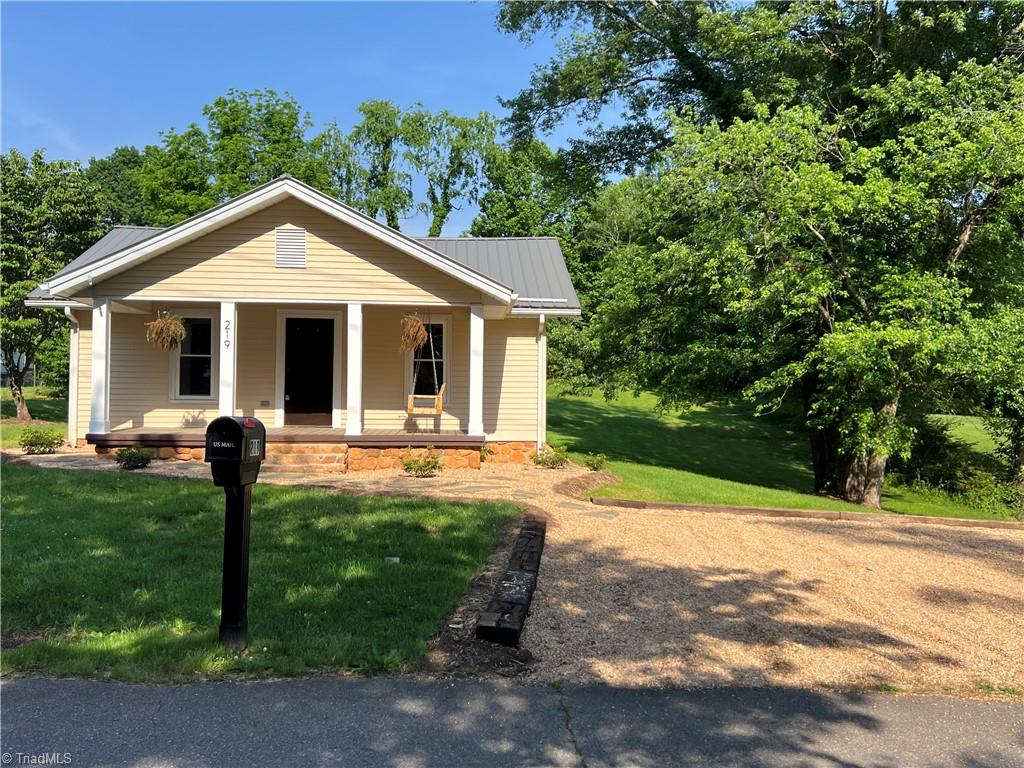 219 Highland Avenue, Elkin, North Carolina image 4