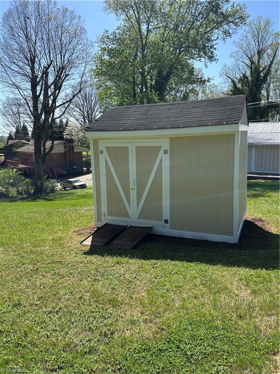 219 Highland Avenue, Elkin, North Carolina image 20