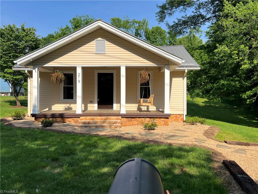 219 Highland Avenue, Elkin, North Carolina image 2
