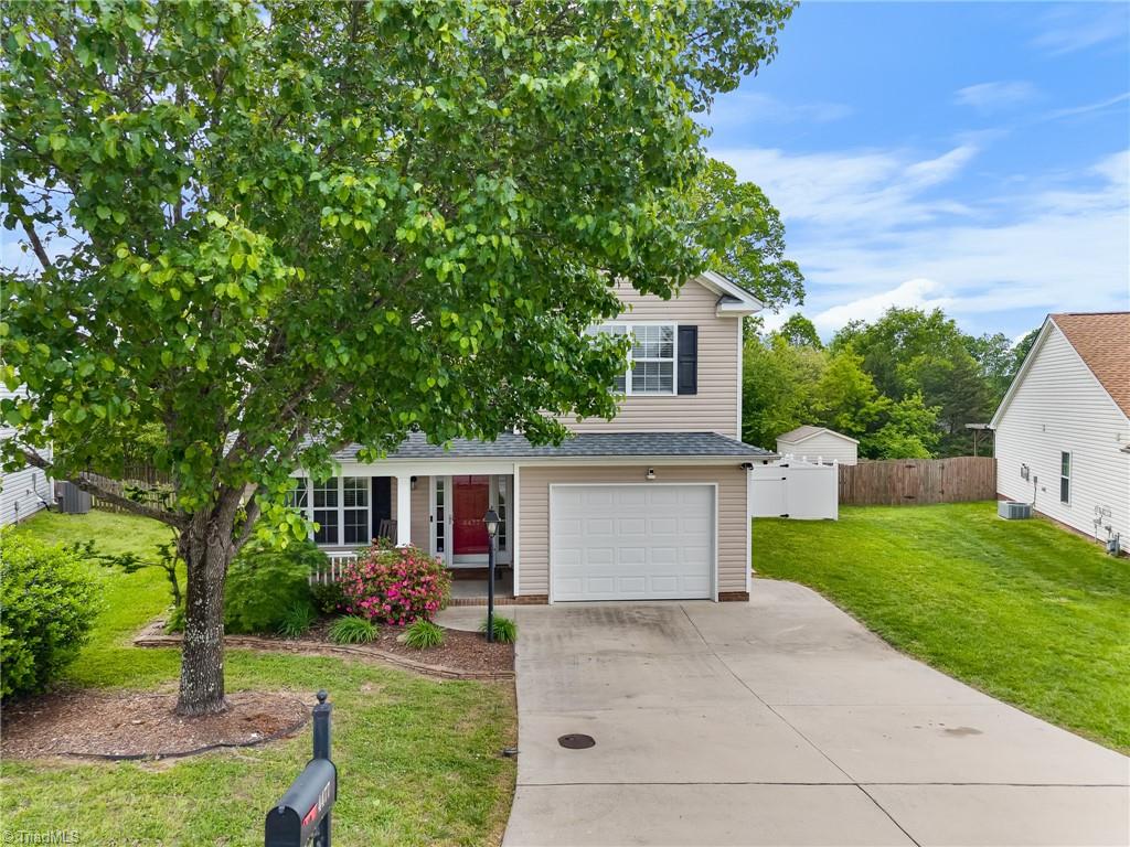 4477 Parkcrest Circle, Kernersville, North Carolina image 2