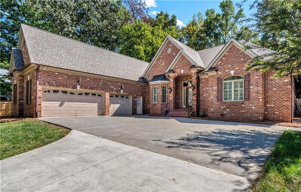 Photo of 5204 Cedarwood Creek Drive, Winston-Salem, NC 27104 (MLS # 1235311)