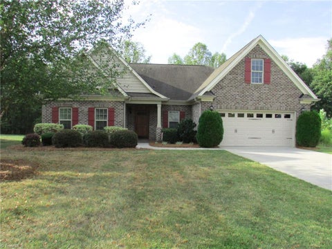 Homes For Sale - 4617 Olivine Lane<br/> Pfafftown, NC 27040
