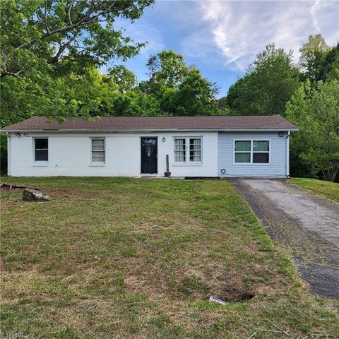 Homes For Sale - 1403 Ballymena Drive<br/> Reidsville, NC 27320