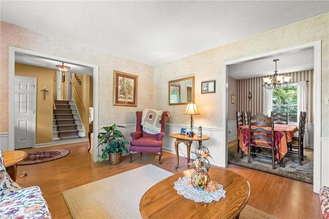 324 Heatherford Drive, photo 5 of 25