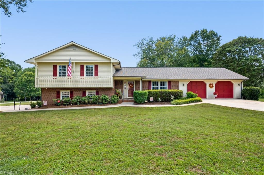Photo of 324 Heatherford Drive, Lewisville, NC 27023 (MLS # 1236653)