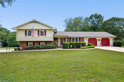 Homes For Sale - 324 Heatherford Drive<br/> Lewisville, NC 27023